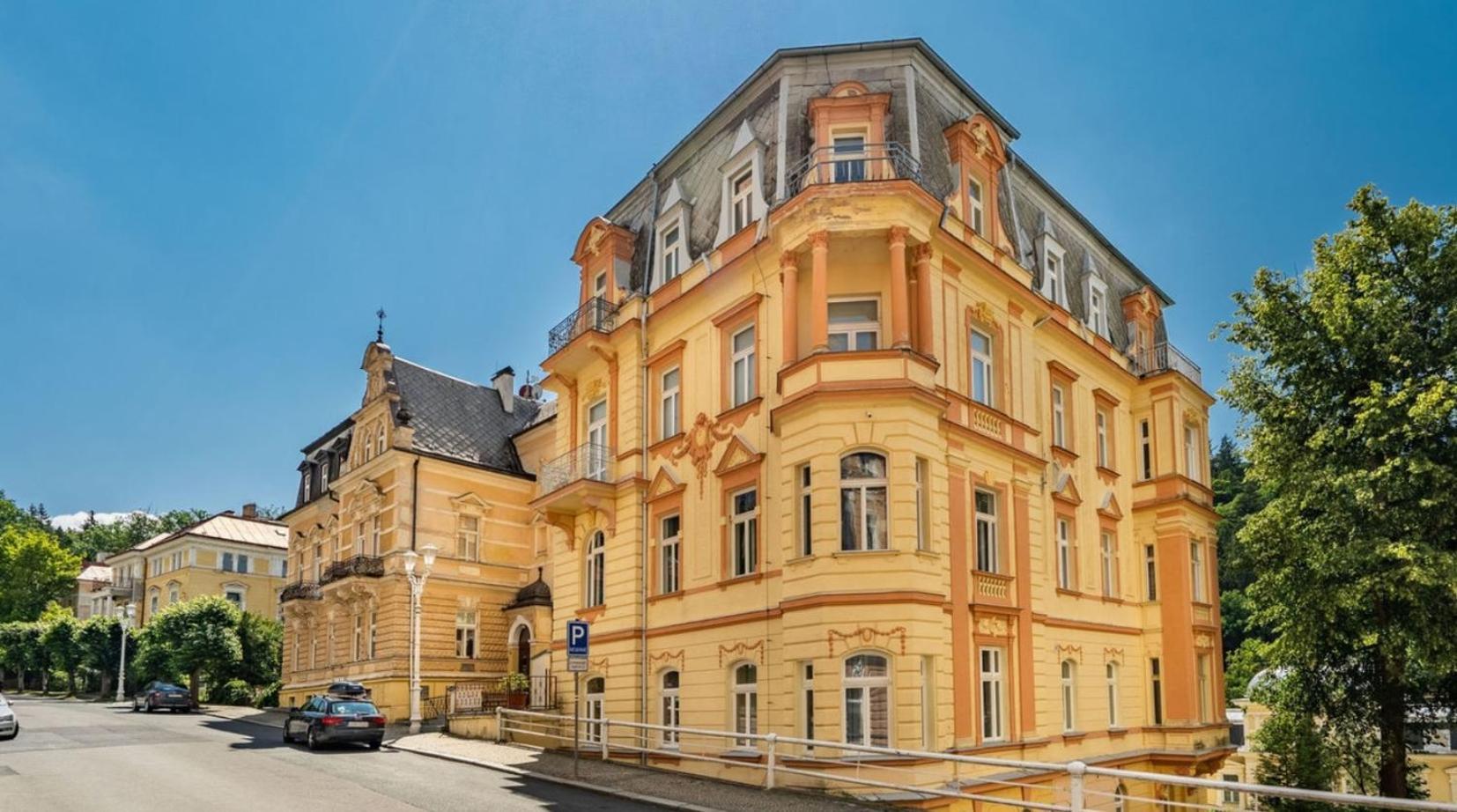 Anzio Apartments Marianske Lazne Bagian luar foto