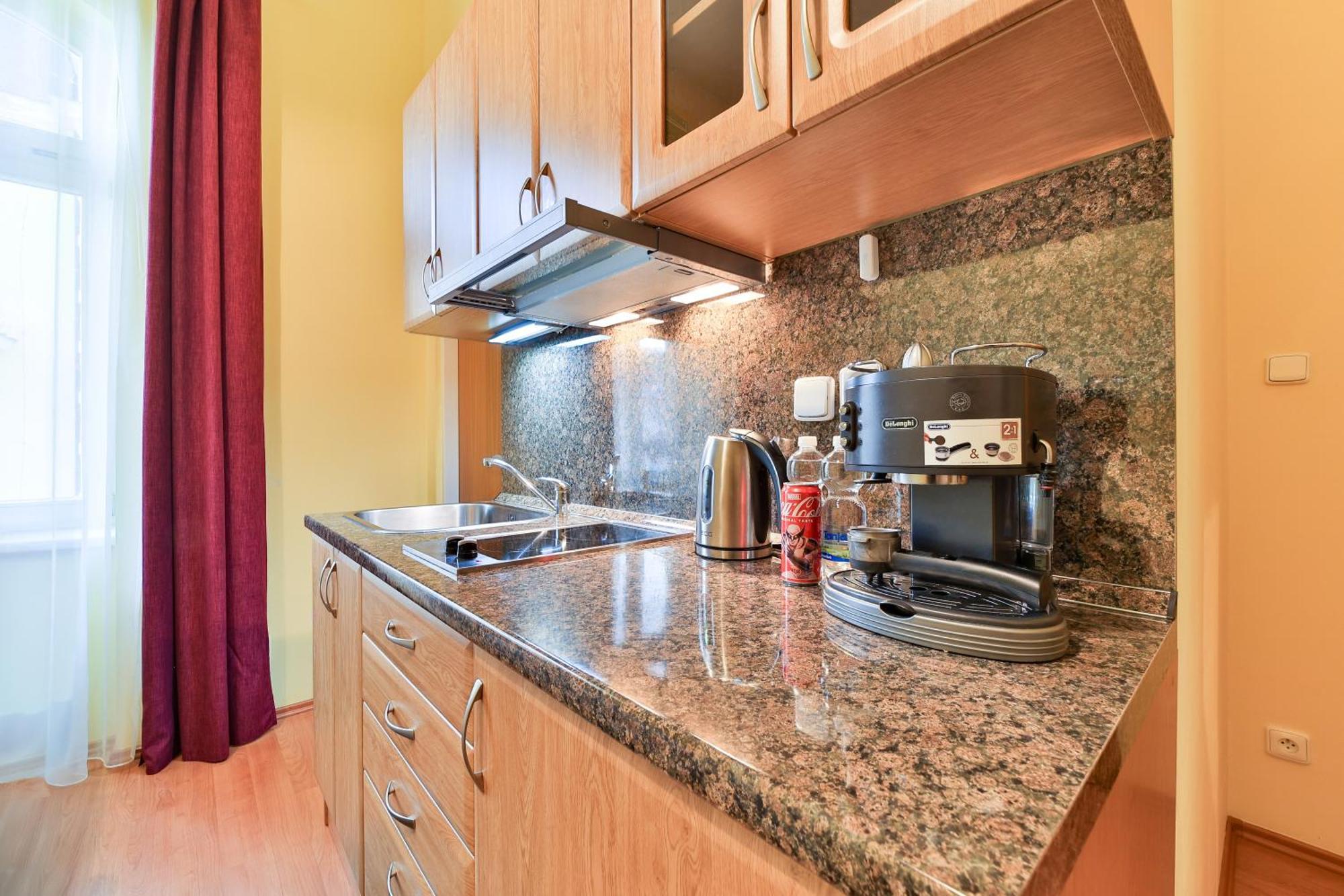 Anzio Apartments Marianske Lazne Bagian luar foto