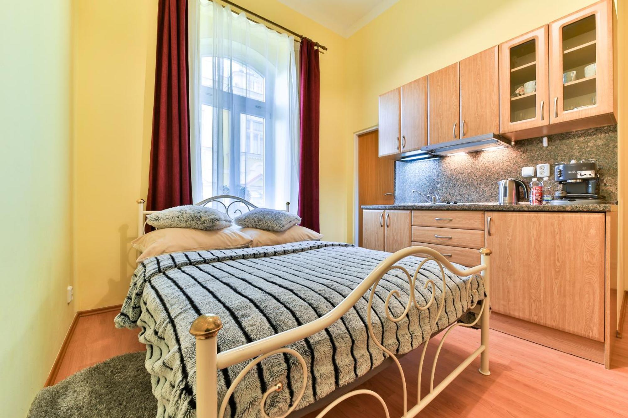 Anzio Apartments Marianske Lazne Bagian luar foto