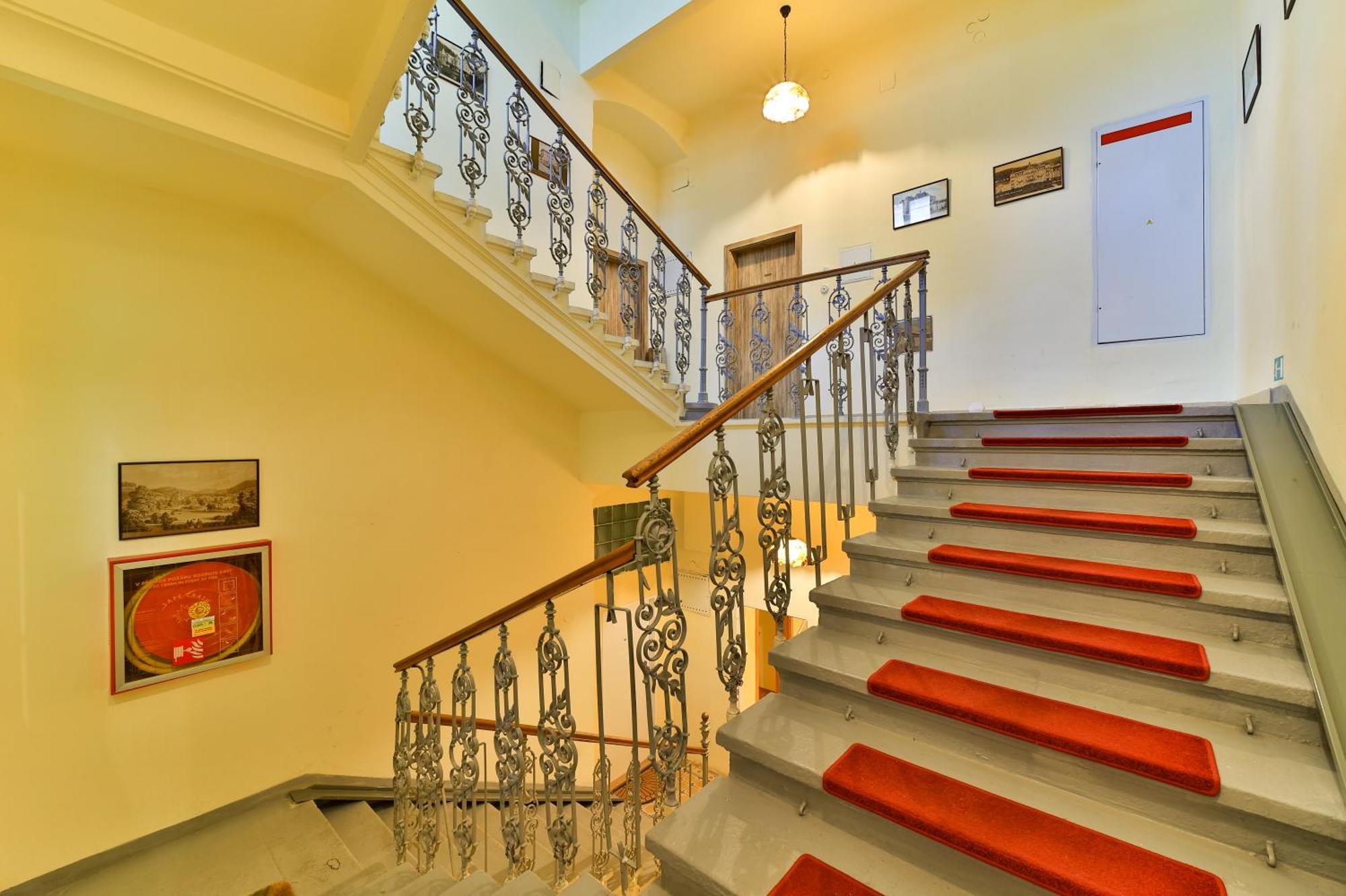 Anzio Apartments Marianske Lazne Bagian luar foto