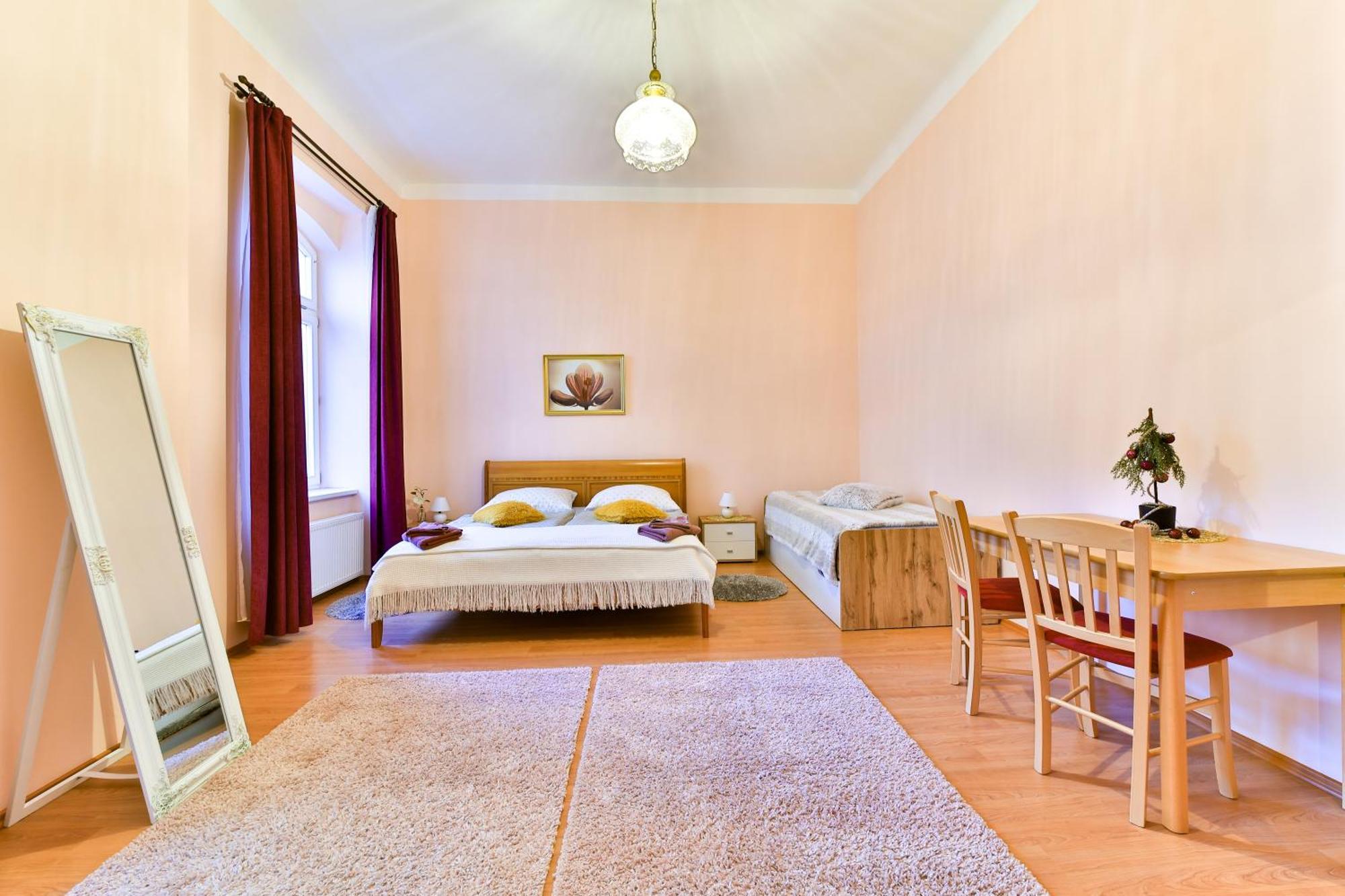 Anzio Apartments Marianske Lazne Ruang foto