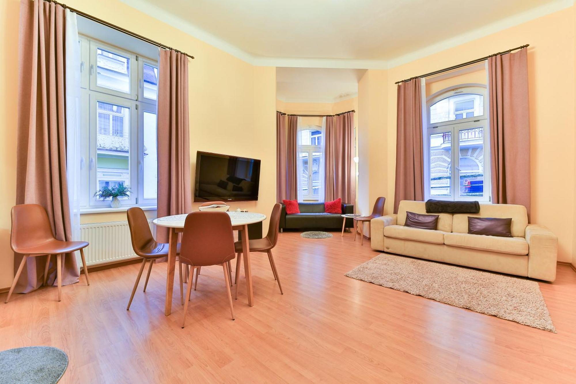 Anzio Apartments Marianske Lazne Bagian luar foto